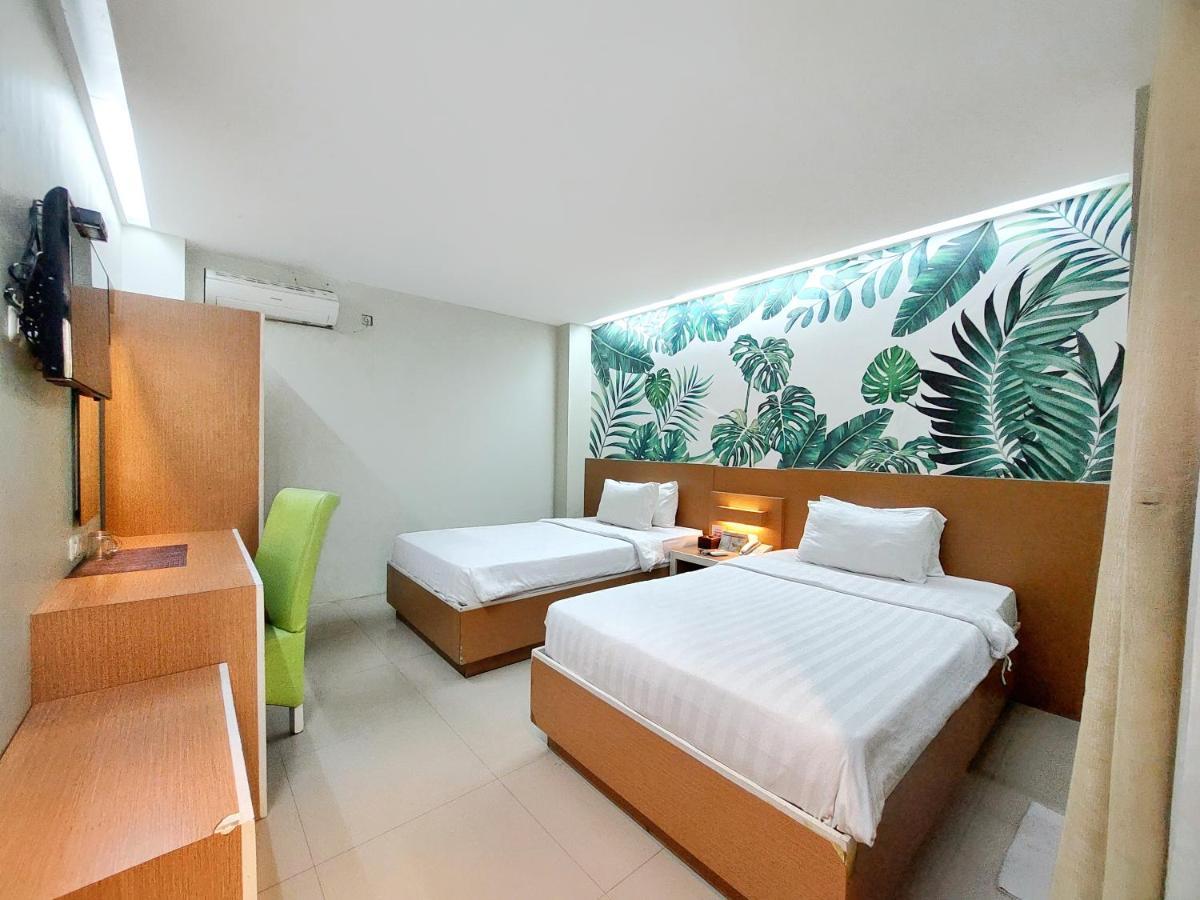 Shinta Pensión Malang Exterior foto